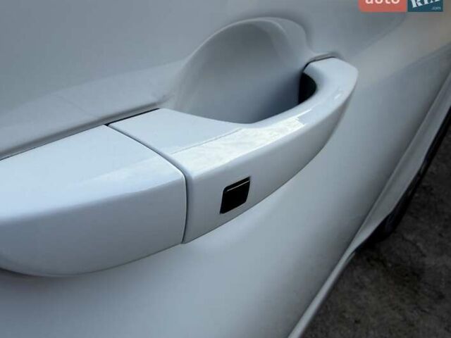Білий Хендай Kona Electric, об'ємом двигуна 0 л та пробігом 64 тис. км за 16950 $, фото 49 на Automoto.ua