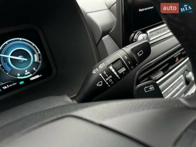 Белый Хендай Kona Electric, объемом двигателя 0 л и пробегом 108 тыс. км за 20900 $, фото 44 на Automoto.ua