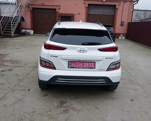 Белый Хендай Kona Electric, объемом двигателя 0 л и пробегом 42 тыс. км за 17500 $, фото 6 на Automoto.ua