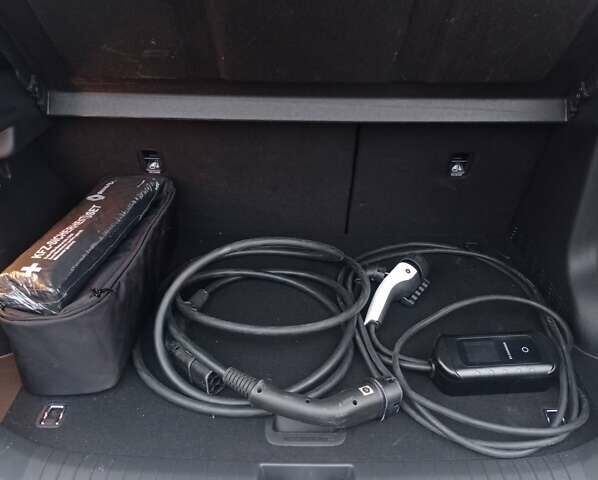 Белый Хендай Kona Electric, объемом двигателя 0 л и пробегом 42 тыс. км за 17500 $, фото 13 на Automoto.ua