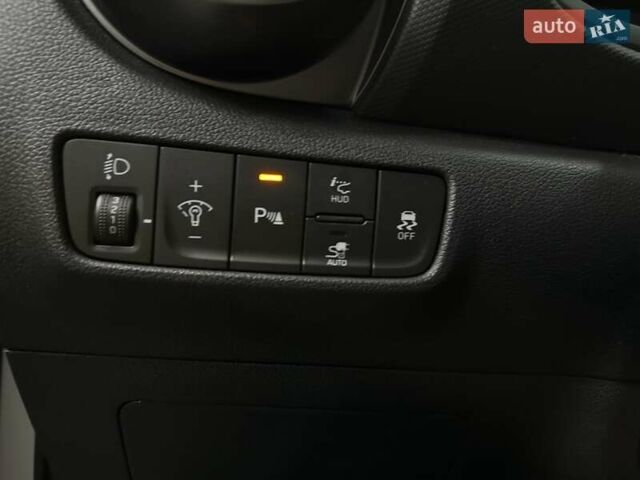 Белый Хендай Kona Electric, объемом двигателя 0 л и пробегом 108 тыс. км за 20900 $, фото 5 на Automoto.ua