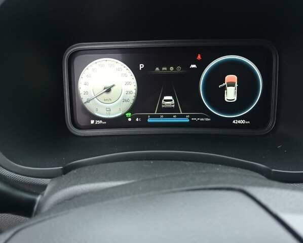 Белый Хендай Kona Electric, объемом двигателя 0 л и пробегом 42 тыс. км за 17500 $, фото 19 на Automoto.ua