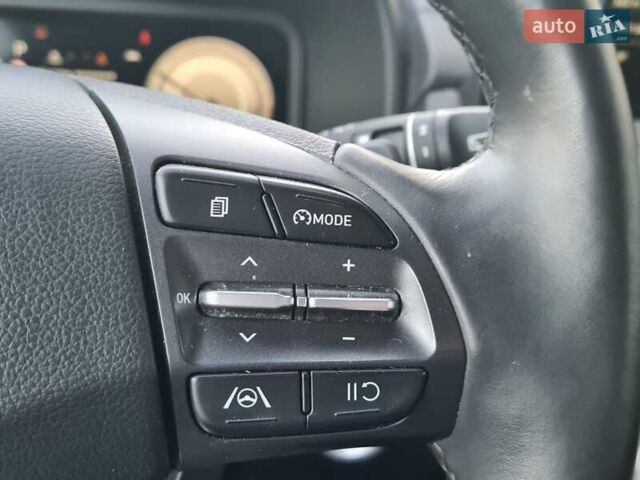 Белый Хендай Kona Electric, объемом двигателя 0 л и пробегом 60 тыс. км за 17700 $, фото 21 на Automoto.ua