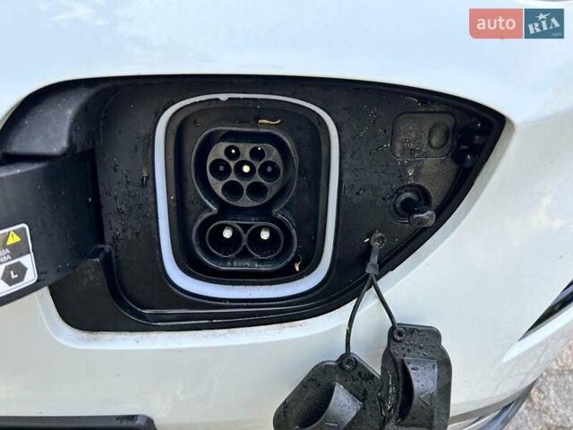 Белый Хендай Kona Electric, объемом двигателя 0 л и пробегом 42 тыс. км за 13000 $, фото 14 на Automoto.ua