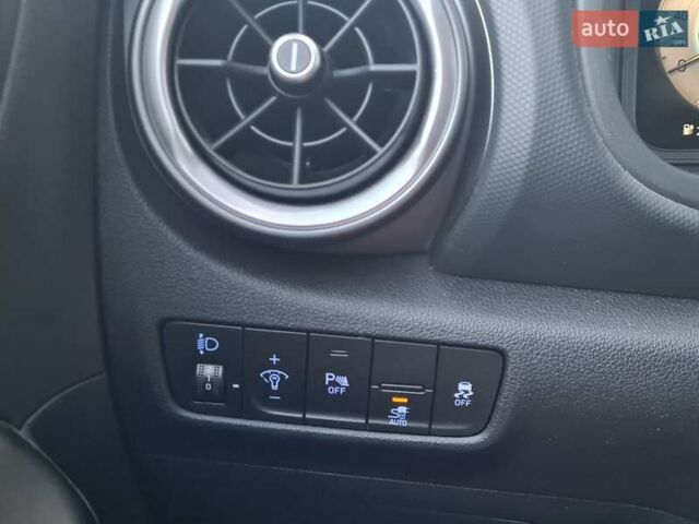 Белый Хендай Kona Electric, объемом двигателя 0 л и пробегом 60 тыс. км за 17700 $, фото 23 на Automoto.ua