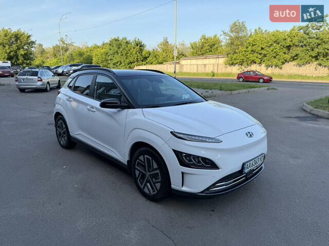 Білий Хендай Kona Electric, об'ємом двигуна 0 л та пробігом 15 тис. км за 24000 $, фото 1 на Automoto.ua