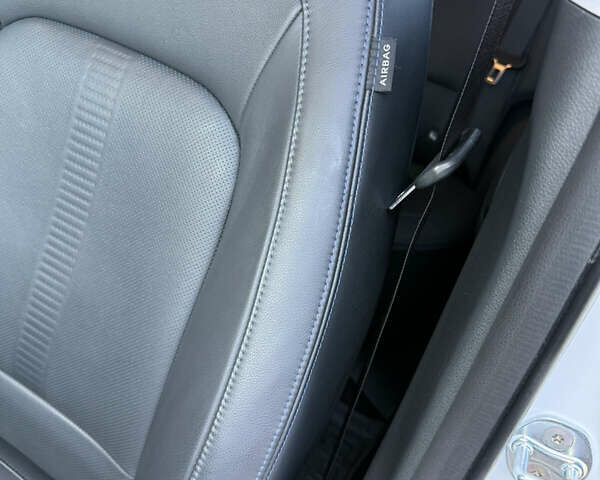 Білий Хендай Kona Electric, об'ємом двигуна 0 л та пробігом 15 тис. км за 24000 $, фото 13 на Automoto.ua