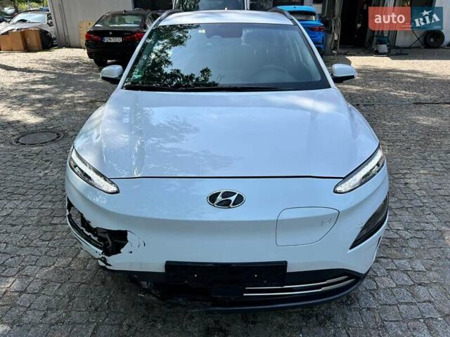Белый Хендай Kona Electric, объемом двигателя 0 л и пробегом 42 тыс. км за 13000 $, фото 7 на Automoto.ua