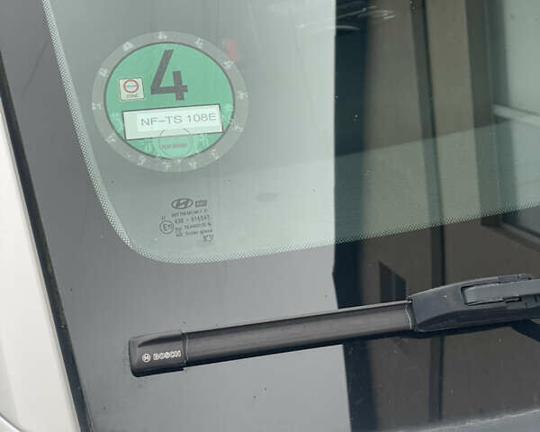 Белый Хендай Kona Electric, объемом двигателя 0 л и пробегом 57 тыс. км за 17600 $, фото 16 на Automoto.ua