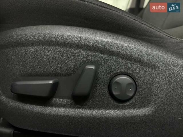 Белый Хендай Kona Electric, объемом двигателя 0 л и пробегом 108 тыс. км за 20900 $, фото 34 на Automoto.ua