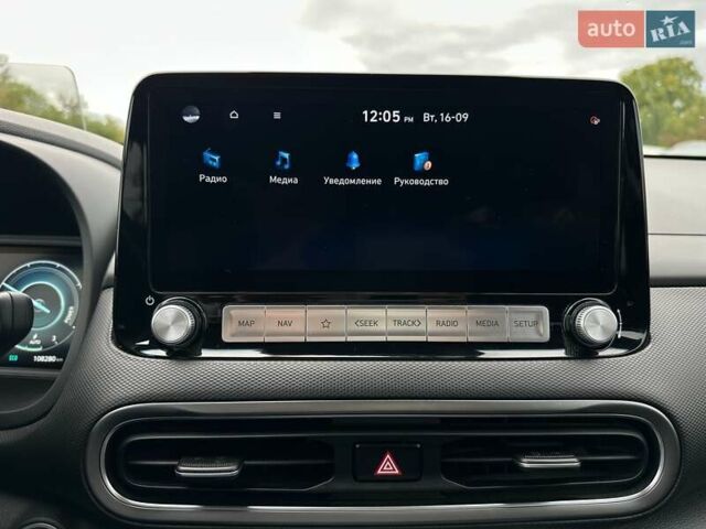 Белый Хендай Kona Electric, объемом двигателя 0 л и пробегом 108 тыс. км за 20900 $, фото 57 на Automoto.ua