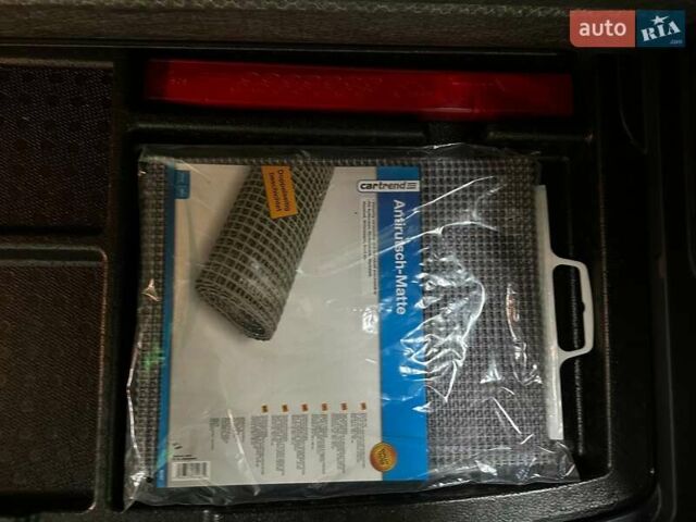 Белый Хендай Kona Electric, объемом двигателя 0 л и пробегом 108 тыс. км за 20900 $, фото 70 на Automoto.ua