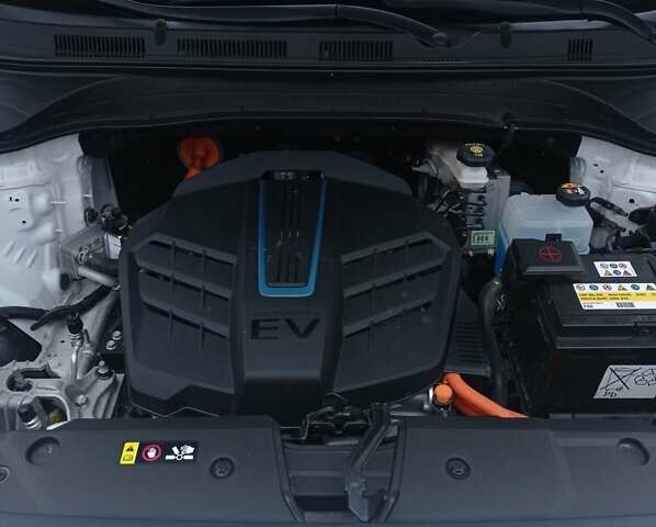 Белый Хендай Kona Electric, объемом двигателя 0 л и пробегом 42 тыс. км за 17500 $, фото 24 на Automoto.ua