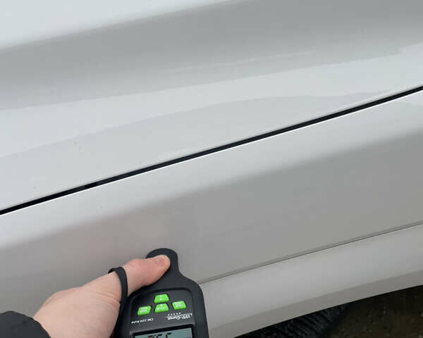 Белый Хендай Kona Electric, объемом двигателя 0 л и пробегом 57 тыс. км за 17600 $, фото 26 на Automoto.ua