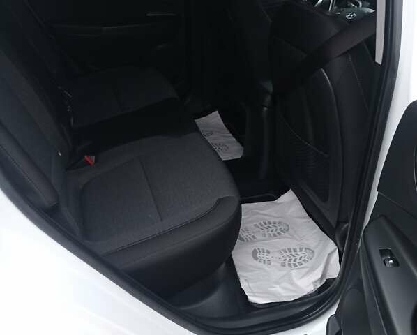 Белый Хендай Kona Electric, объемом двигателя 0 л и пробегом 42 тыс. км за 17500 $, фото 14 на Automoto.ua