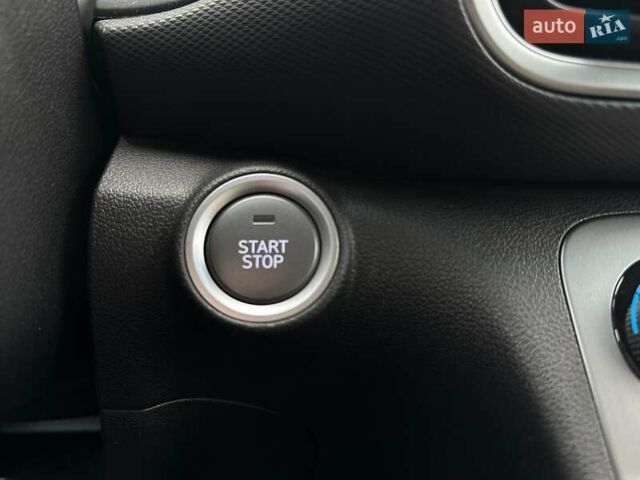 Белый Хендай Kona Electric, объемом двигателя 0 л и пробегом 108 тыс. км за 20900 $, фото 50 на Automoto.ua