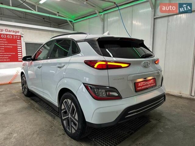 Белый Хендай Kona Electric, объемом двигателя 0 л и пробегом 108 тыс. км за 20900 $, фото 18 на Automoto.ua