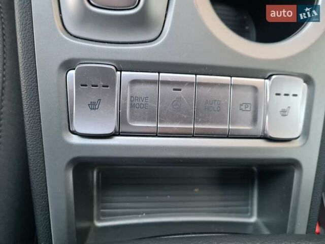 Белый Хендай Kona Electric, объемом двигателя 0 л и пробегом 60 тыс. км за 17700 $, фото 16 на Automoto.ua