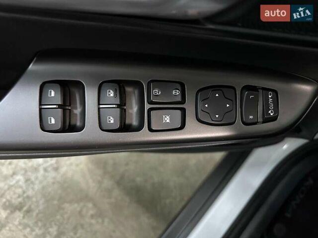 Белый Хендай Kona Electric, объемом двигателя 0 л и пробегом 108 тыс. км за 20900 $, фото 36 на Automoto.ua