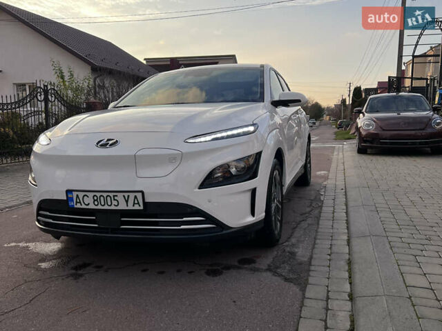 Белый Хендай Kona Electric, объемом двигателя 0 л и пробегом 39 тыс. км за 19100 $, фото 17 на Automoto.ua