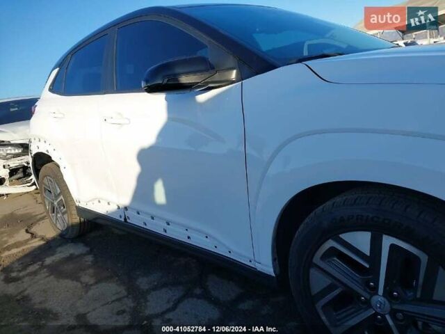 Белый Хендай Kona Electric, объемом двигателя 0 л и пробегом 40 тыс. км за 7800 $, фото 7 на Automoto.ua