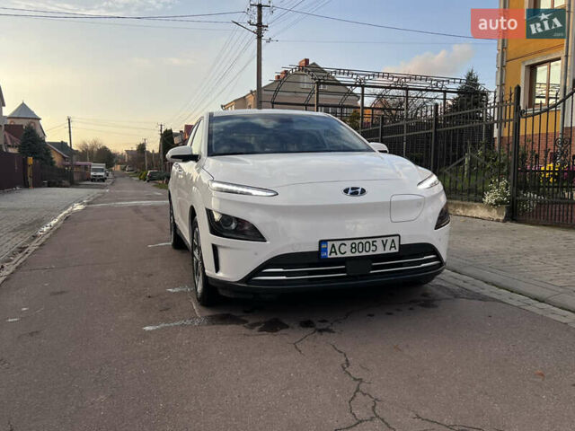 Белый Хендай Kona Electric, объемом двигателя 0 л и пробегом 39 тыс. км за 19100 $, фото 18 на Automoto.ua
