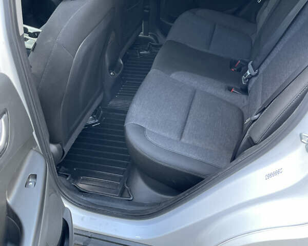 Белый Хендай Kona Electric, объемом двигателя 0 л и пробегом 123 тыс. км за 18000 $, фото 7 на Automoto.ua