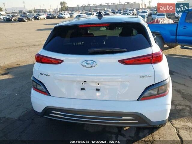 Белый Хендай Kona Electric, объемом двигателя 0 л и пробегом 40 тыс. км за 7800 $, фото 4 на Automoto.ua