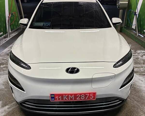 Белый Хендай Kona Electric, объемом двигателя 0 л и пробегом 88 тыс. км за 21400 $, фото 1 на Automoto.ua