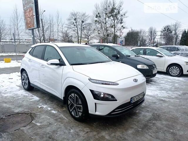 Белый Хендай Kona Electric, объемом двигателя 0 л и пробегом 14 тыс. км за 25700 $, фото 12 на Automoto.ua