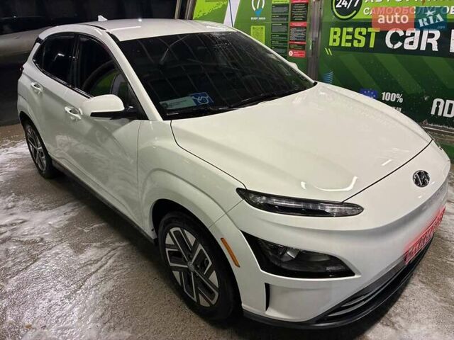 Белый Хендай Kona Electric, объемом двигателя 0 л и пробегом 88 тыс. км за 21400 $, фото 6 на Automoto.ua