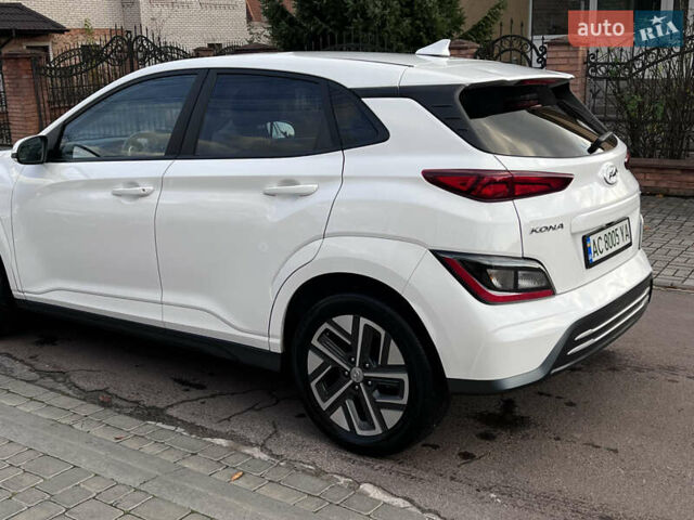 Белый Хендай Kona Electric, объемом двигателя 0 л и пробегом 39 тыс. км за 19100 $, фото 9 на Automoto.ua