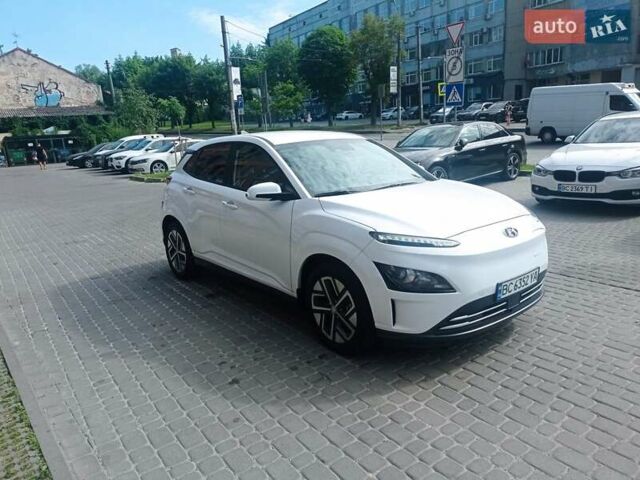 Белый Хендай Kona Electric, объемом двигателя 0 л и пробегом 28 тыс. км за 21300 $, фото 7 на Automoto.ua