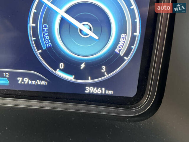 Белый Хендай Kona Electric, объемом двигателя 0 л и пробегом 39 тыс. км за 19100 $, фото 19 на Automoto.ua