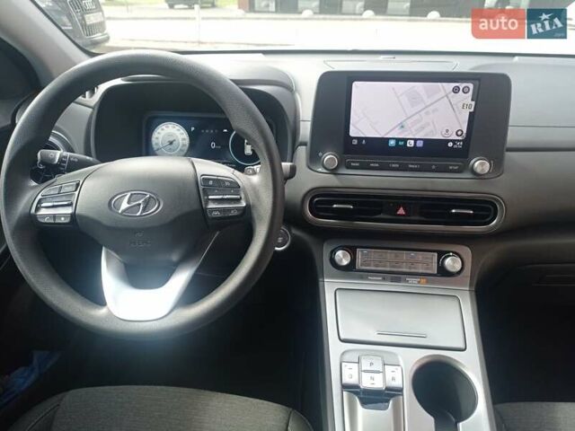 Белый Хендай Kona Electric, объемом двигателя 0 л и пробегом 28 тыс. км за 21300 $, фото 11 на Automoto.ua