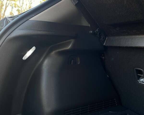 Черный Хендай Kona Electric, объемом двигателя 0 л и пробегом 100 тыс. км за 16999 $, фото 16 на Automoto.ua