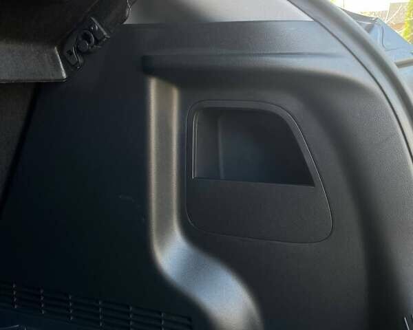 Черный Хендай Kona Electric, объемом двигателя 0 л и пробегом 100 тыс. км за 16999 $, фото 13 на Automoto.ua