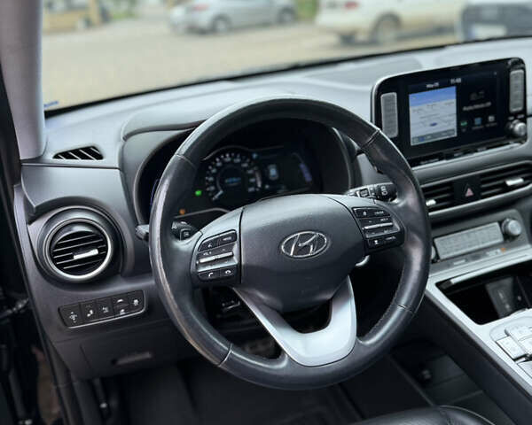 Чорний Хендай Kona Electric, об'ємом двигуна 0 л та пробігом 47 тис. км за 19000 $, фото 5 на Automoto.ua