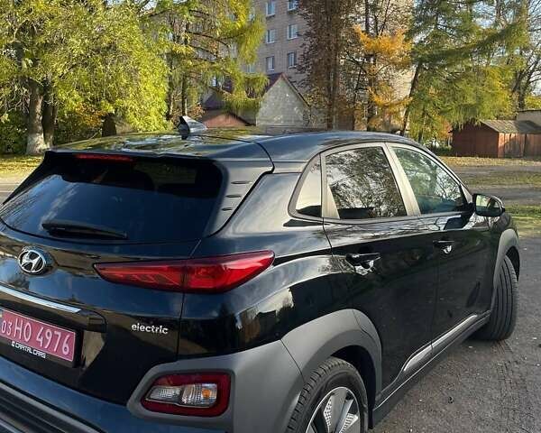 Черный Хендай Kona Electric, объемом двигателя 0 л и пробегом 100 тыс. км за 16999 $, фото 7 на Automoto.ua