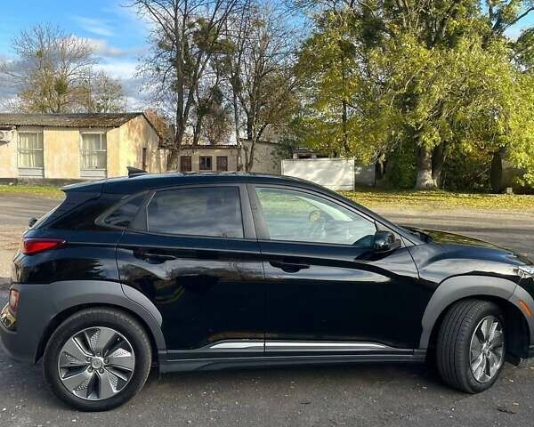 Черный Хендай Kona Electric, объемом двигателя 0 л и пробегом 100 тыс. км за 16999 $, фото 6 на Automoto.ua