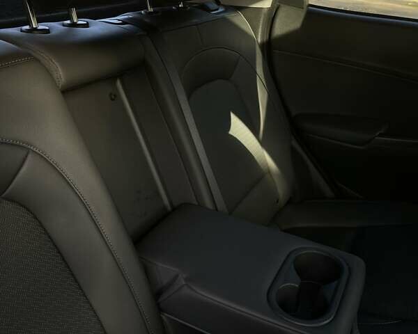 Черный Хендай Kona Electric, объемом двигателя 0 л и пробегом 100 тыс. км за 16999 $, фото 14 на Automoto.ua