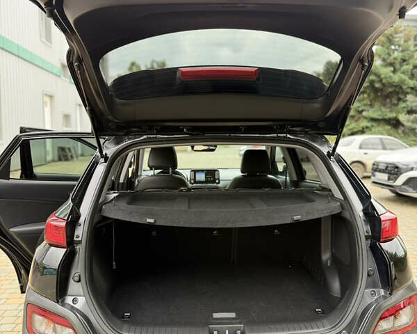 Чорний Хендай Kona Electric, об'ємом двигуна 0 л та пробігом 47 тис. км за 19000 $, фото 3 на Automoto.ua