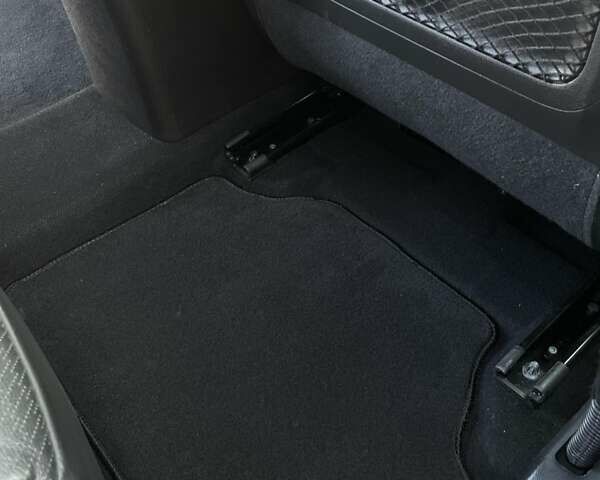 Черный Хендай Kona Electric, объемом двигателя 0 л и пробегом 100 тыс. км за 16999 $, фото 18 на Automoto.ua