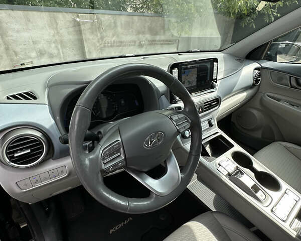 Чорний Хендай Kona Electric, об'ємом двигуна 0 л та пробігом 147 тис. км за 16500 $, фото 2 на Automoto.ua