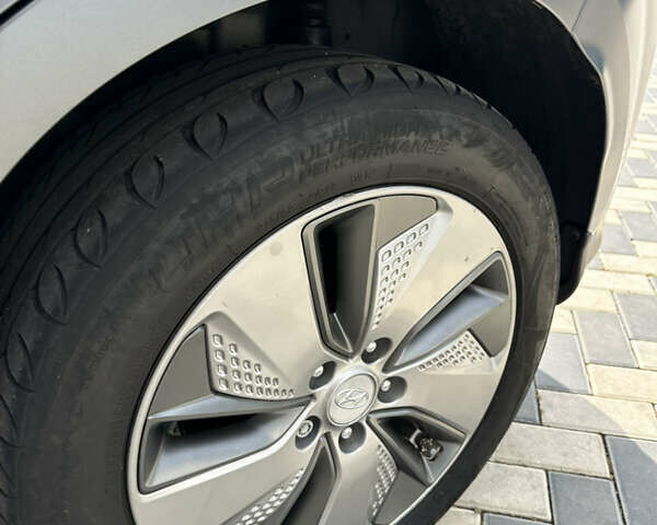 Чорний Хендай Kona Electric, об'ємом двигуна 0 л та пробігом 147 тис. км за 16500 $, фото 33 на Automoto.ua