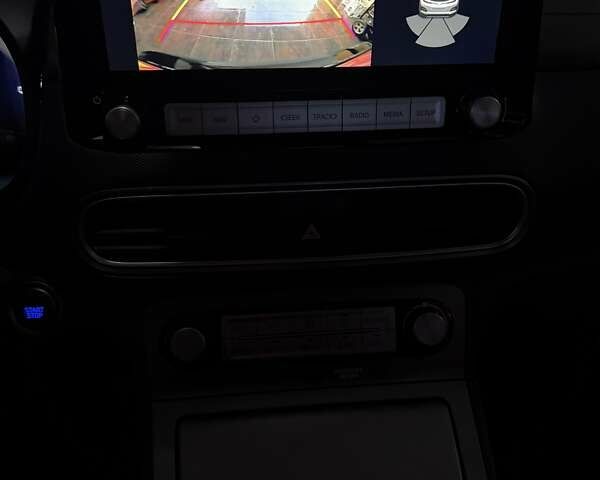 Черный Хендай Kona Electric, объемом двигателя 0 л и пробегом 125 тыс. км за 18599 $, фото 94 на Automoto.ua