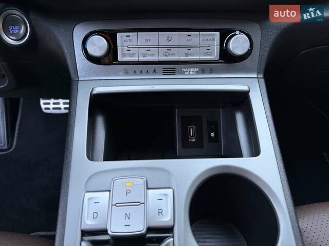 Черный Хендай Kona Electric, объемом двигателя 0 л и пробегом 125 тыс. км за 18599 $, фото 49 на Automoto.ua