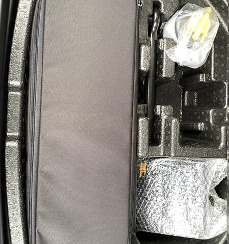 Черный Хендай Kona Electric, объемом двигателя 0 л и пробегом 123 тыс. км за 18900 $, фото 61 на Automoto.ua