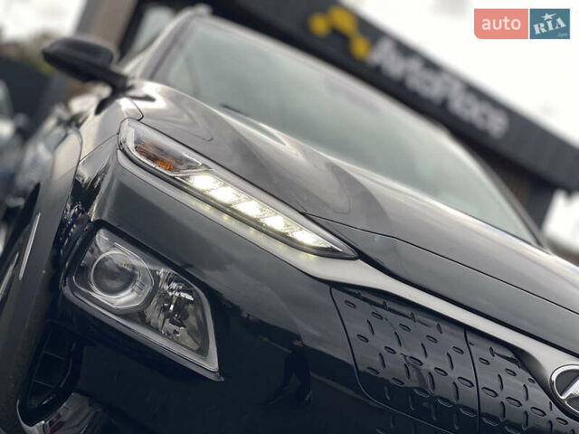 Черный Хендай Kona Electric, объемом двигателя 0 л и пробегом 123 тыс. км за 18900 $, фото 6 на Automoto.ua