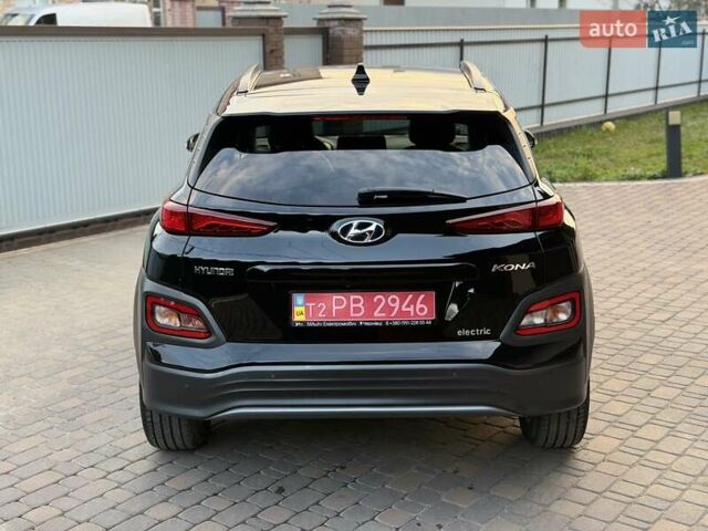 Черный Хендай Kona Electric, объемом двигателя 0 л и пробегом 125 тыс. км за 18599 $, фото 12 на Automoto.ua
